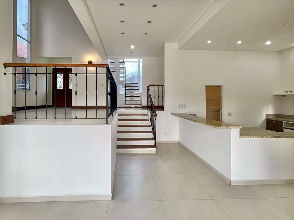 Casa de Condomínio à venda com 3 quartos, 271m² - Foto 11