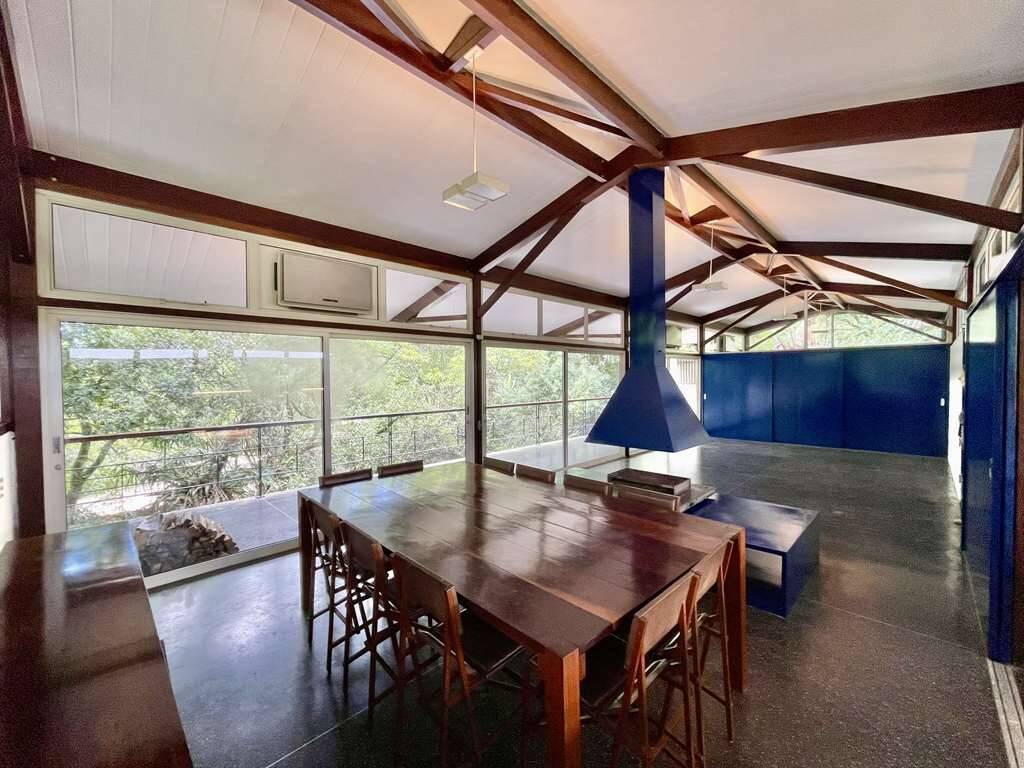 Casa de Condomínio à venda com 3 quartos, 380m² - Foto 1