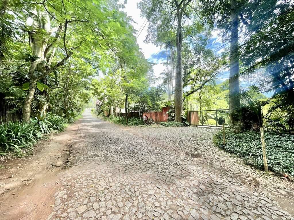 Casa de Condomínio à venda com 3 quartos, 380m² - Foto 2