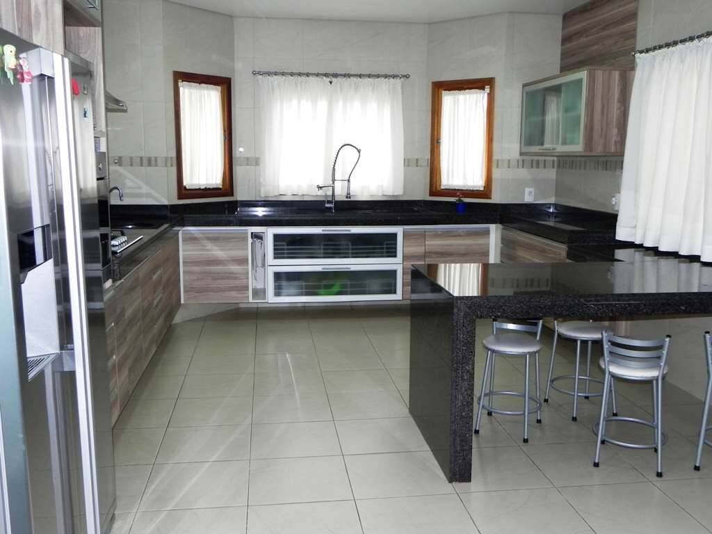 Casa à venda e aluguel com 5 quartos, 890m² - Foto 18