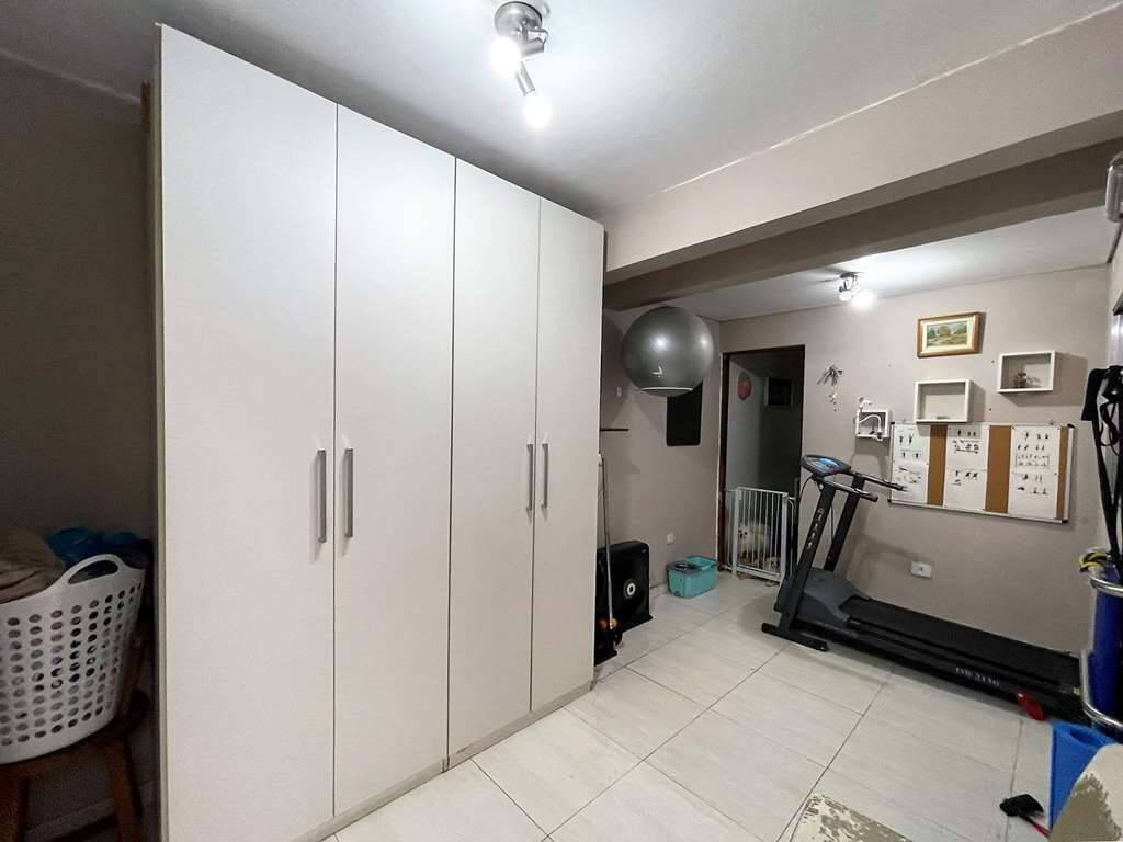 Casa à venda com 3 quartos, 180m² - Foto 31