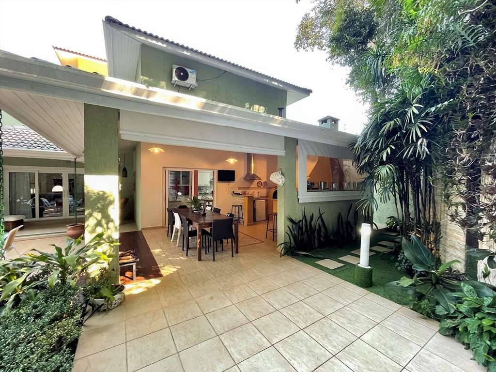 Casa de Condomínio à venda com 4 quartos, 553m² - Foto 25