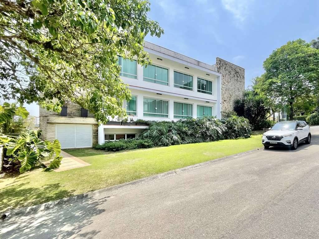 Casa de Condomínio à venda com 6 quartos, 1200m² - Foto 1