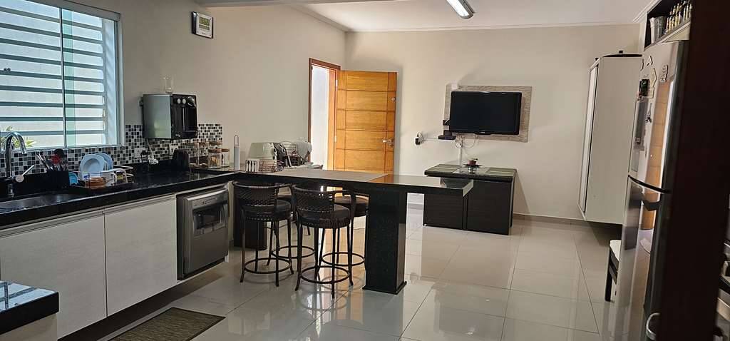 Casa à venda com 3 quartos, 358m² - Foto 26