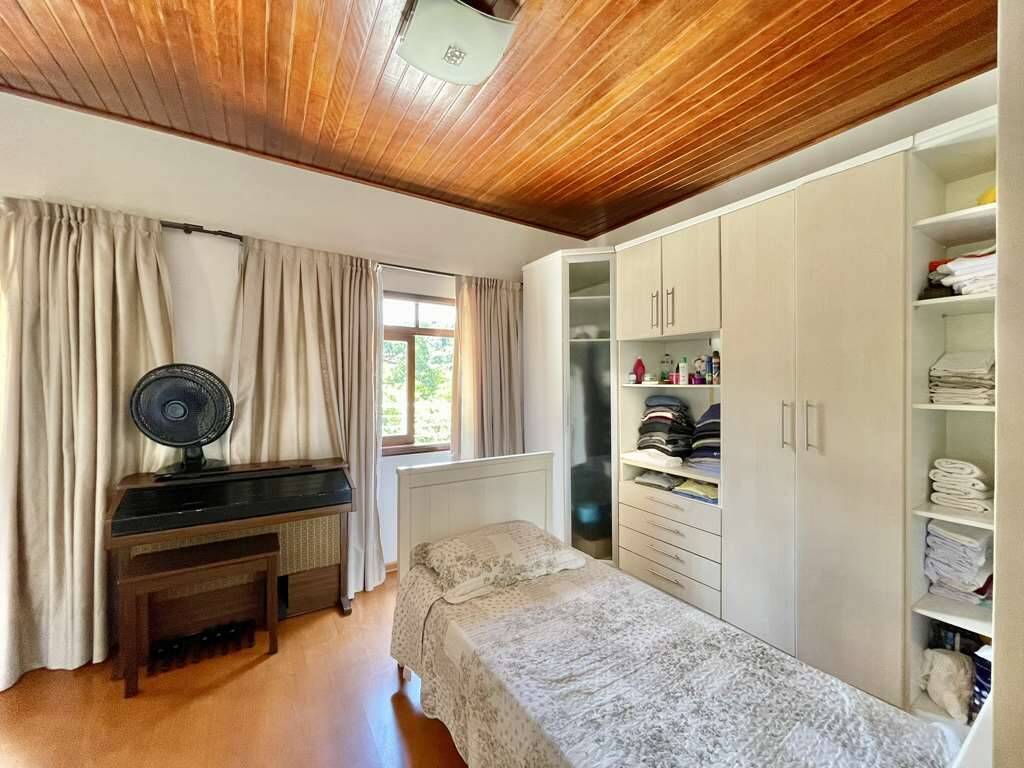 Casa de Condomínio à venda com 3 quartos, 215m² - Foto 24