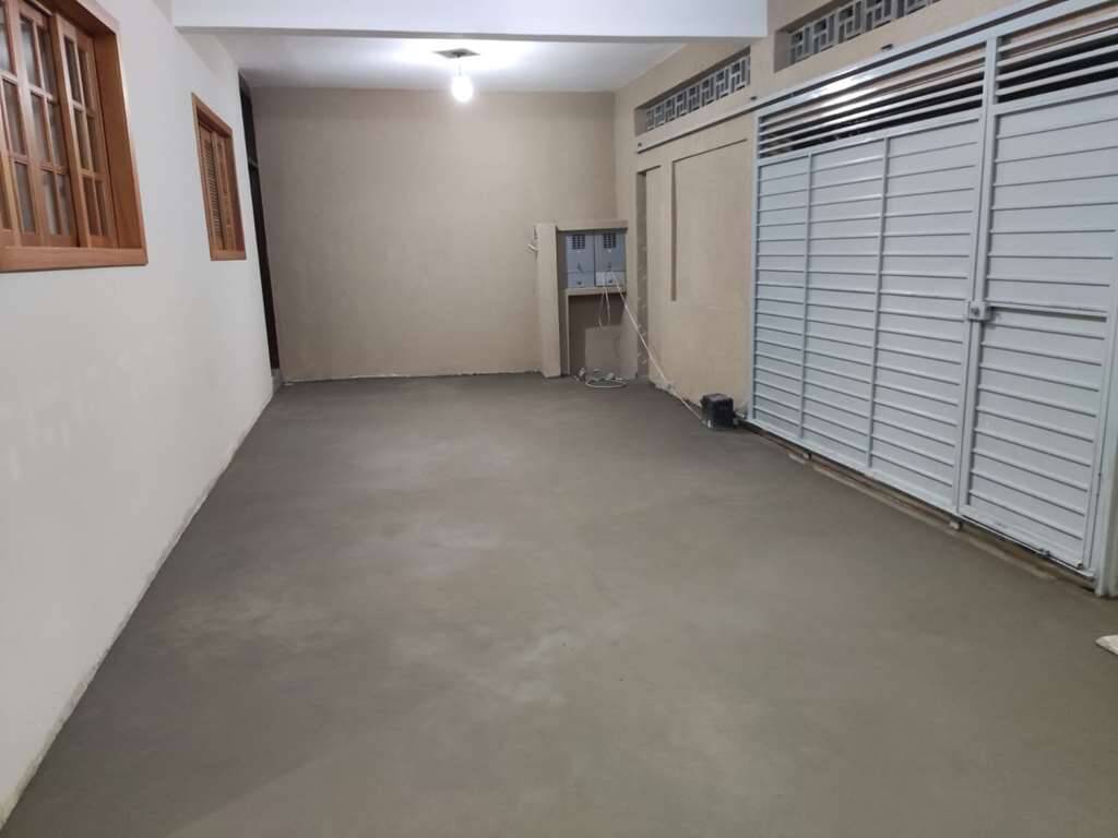 Casa à venda com 2 quartos, 180m² - Foto 3