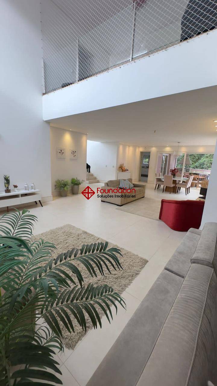 Casa de Condomínio à venda com 4 quartos, 370m² - Foto 1