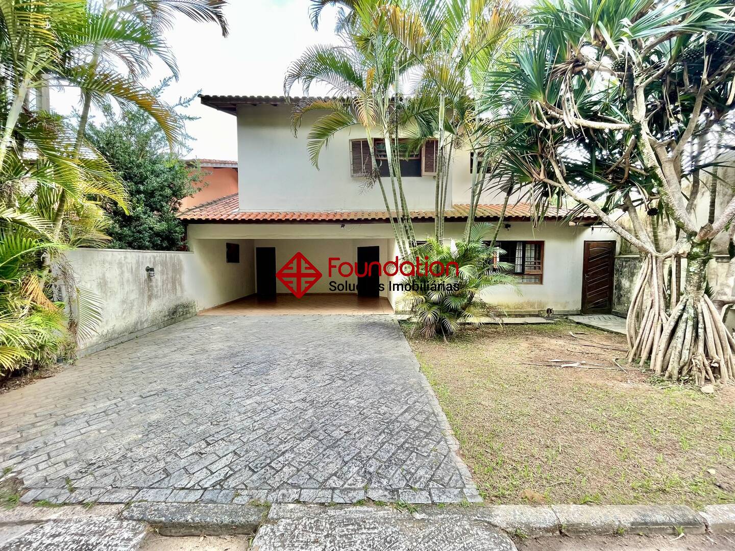 Casa de Condomínio à venda com 3 quartos, 233m² - Foto 2