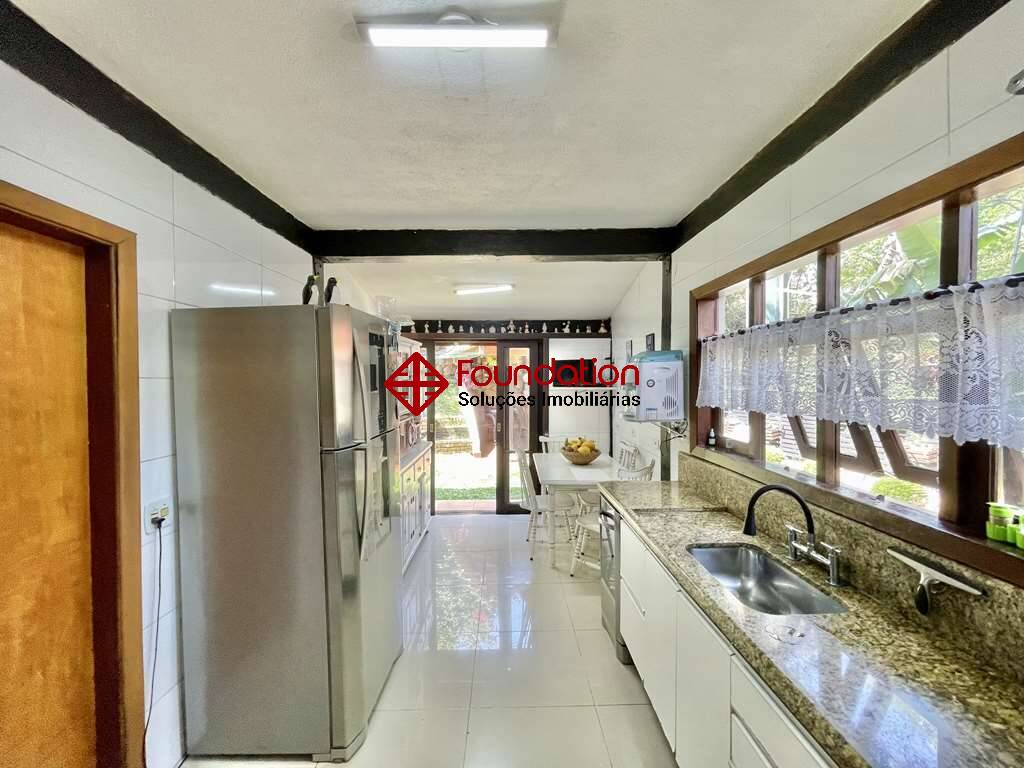 Casa de Condomínio à venda com 3 quartos, 183m² - Foto 16