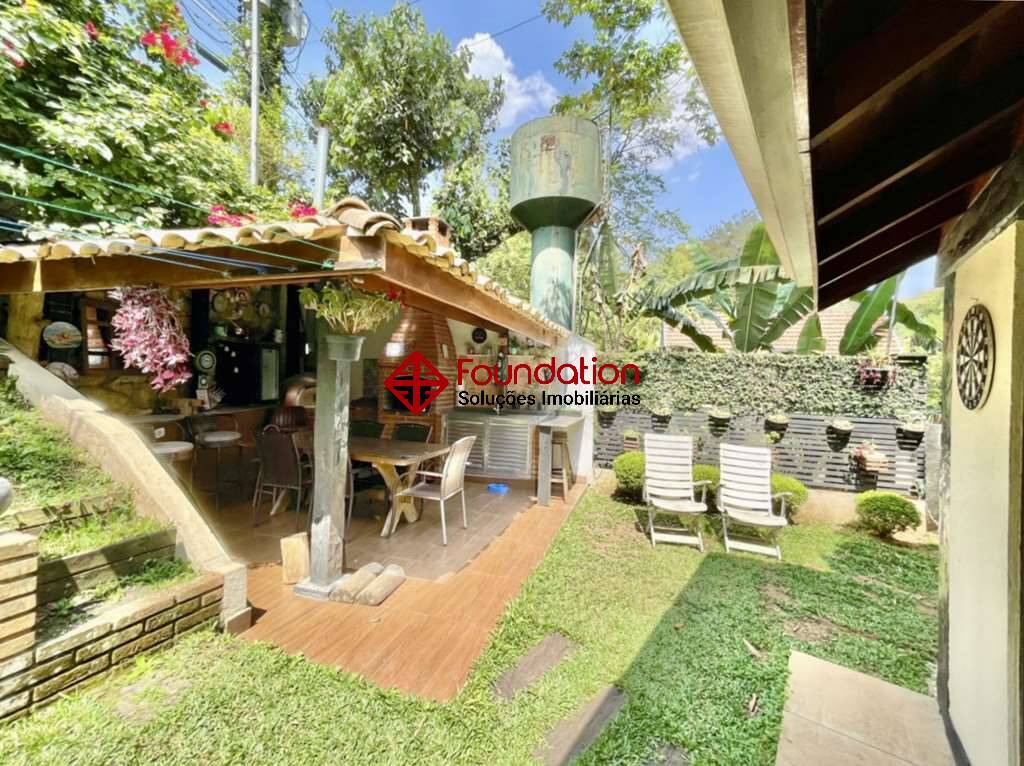 Casa de Condomínio à venda com 3 quartos, 183m² - Foto 18