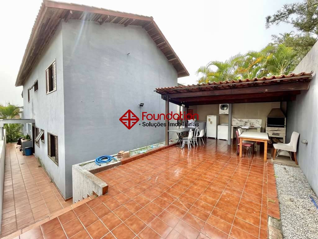 Casa de Condomínio à venda com 4 quartos, 350m² - Foto 42