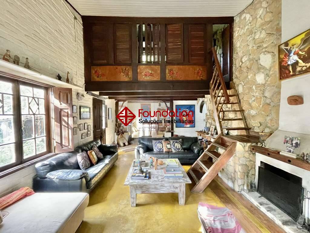 Casa de Condomínio à venda e aluguel com 3 quartos, 440m² - Foto 19