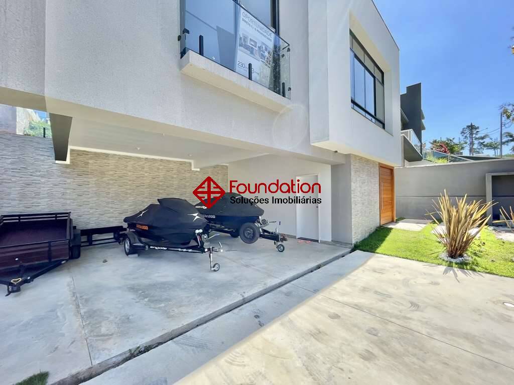 Casa de Condomínio à venda com 3 quartos, 230m² - Foto 4