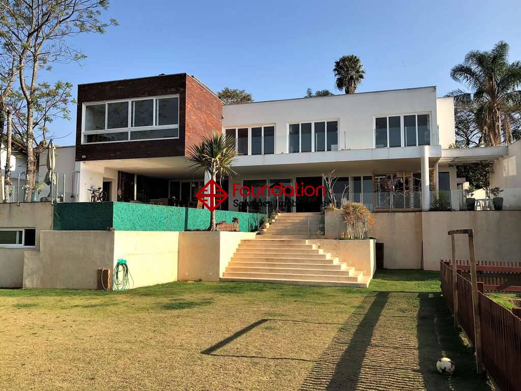 Casa para alugar com 4 quartos, 550m² - Foto 2