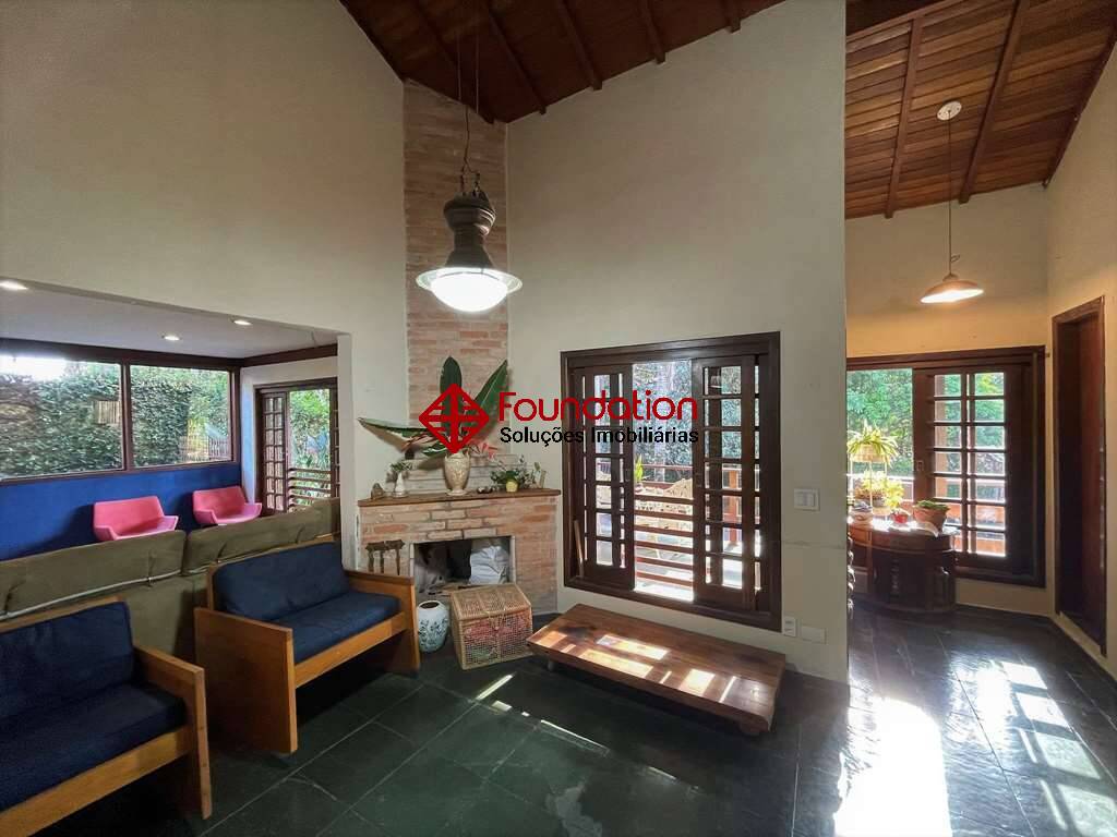 Casa de Condomínio à venda com 4 quartos, 220m² - Foto 13