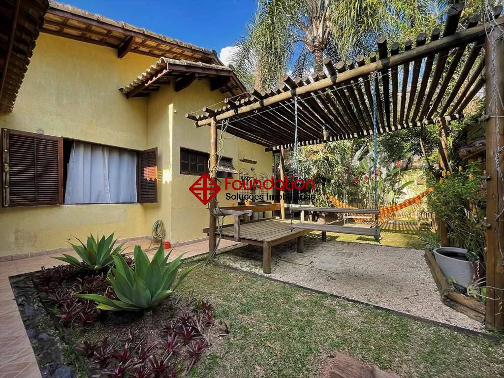 Casa de Condomínio à venda com 4 quartos, 220m² - Foto 17