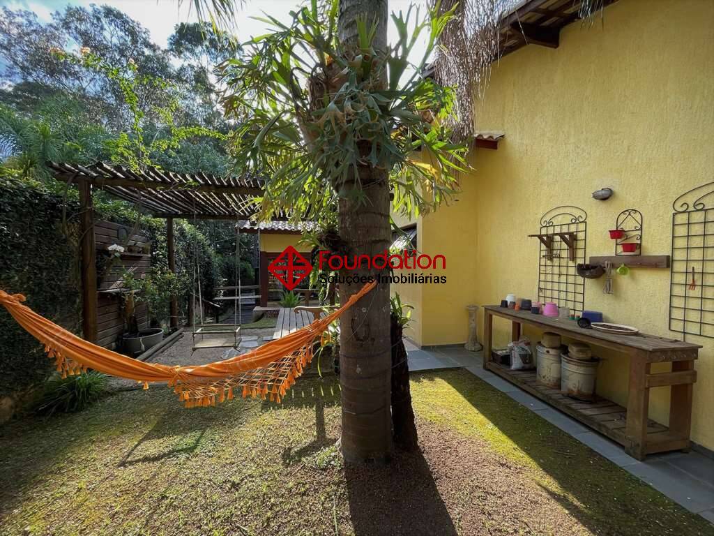 Casa de Condomínio à venda com 4 quartos, 220m² - Foto 18