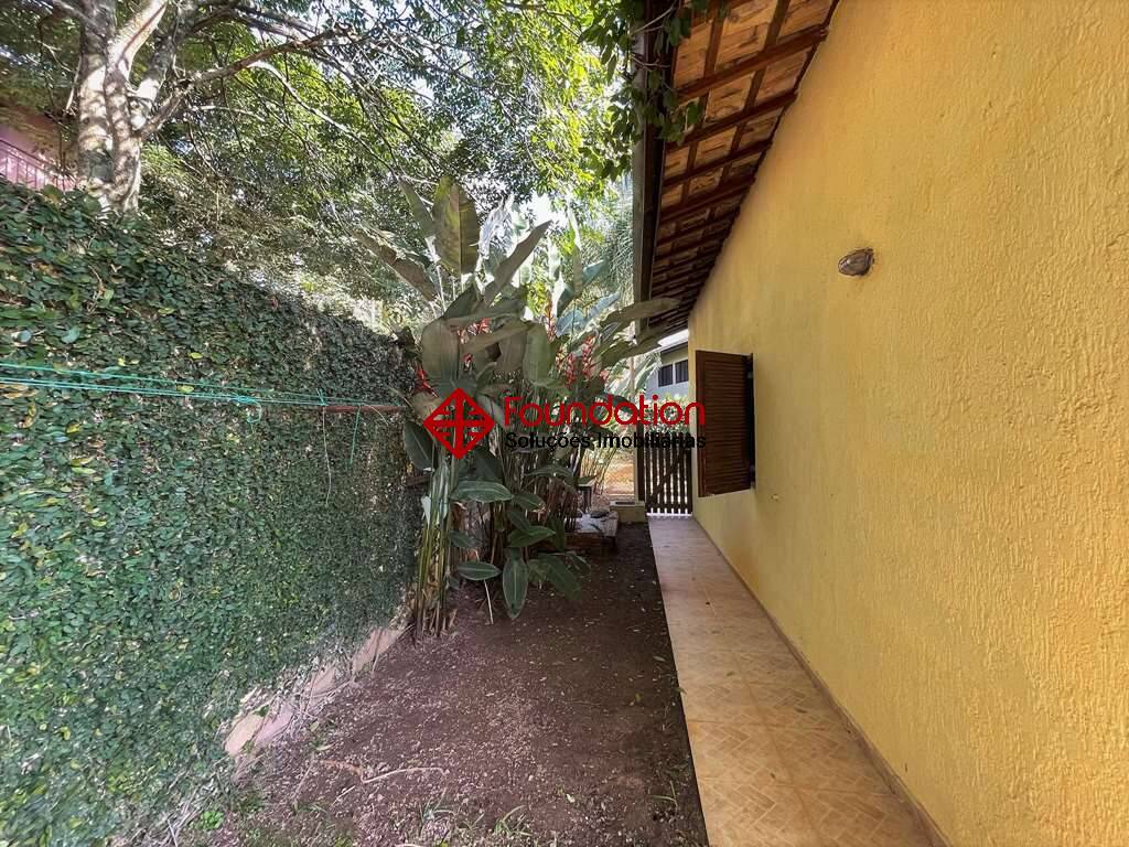 Casa de Condomínio à venda com 4 quartos, 220m² - Foto 40